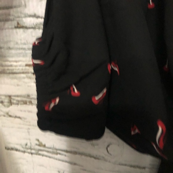 Michel Studio red heeled themed black blouse - Picture 5 of 8